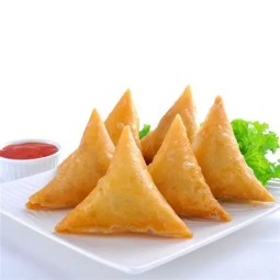 Chicken samossa - Pack de 50– Délices de poulet épicés à partager | H.T.S. Halal Traders & Services
